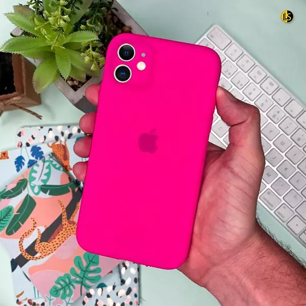 Silicon Case Fucsia Protector Cámara Iphone11