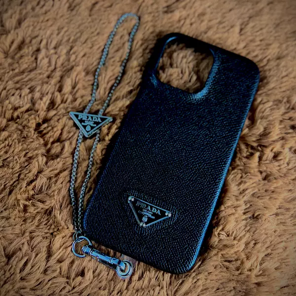 Case Lujo Prada Negro Iphone 13/14