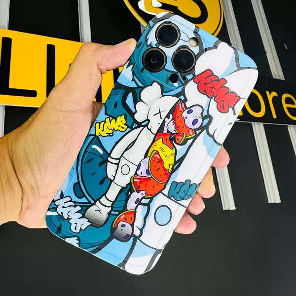 Case Diseño Animado Kaws Protector Camaras Iphone 14