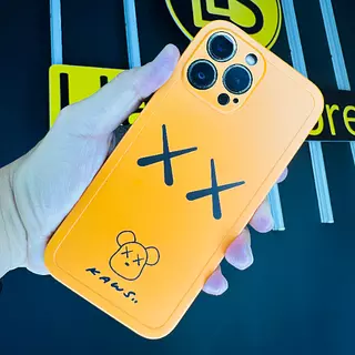 Case Diseño Kaws Con Protector Camaras Iphone 11