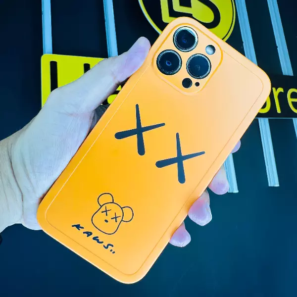 Case Diseño Kaws Con Protector Camaras Iphone 11