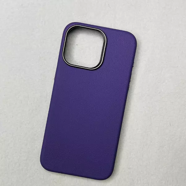 Case Diseño Cuero Magsafe Morado Iphone 16pro+