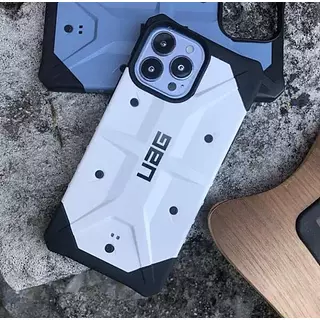 Case Antishok Blanco Iphone 15